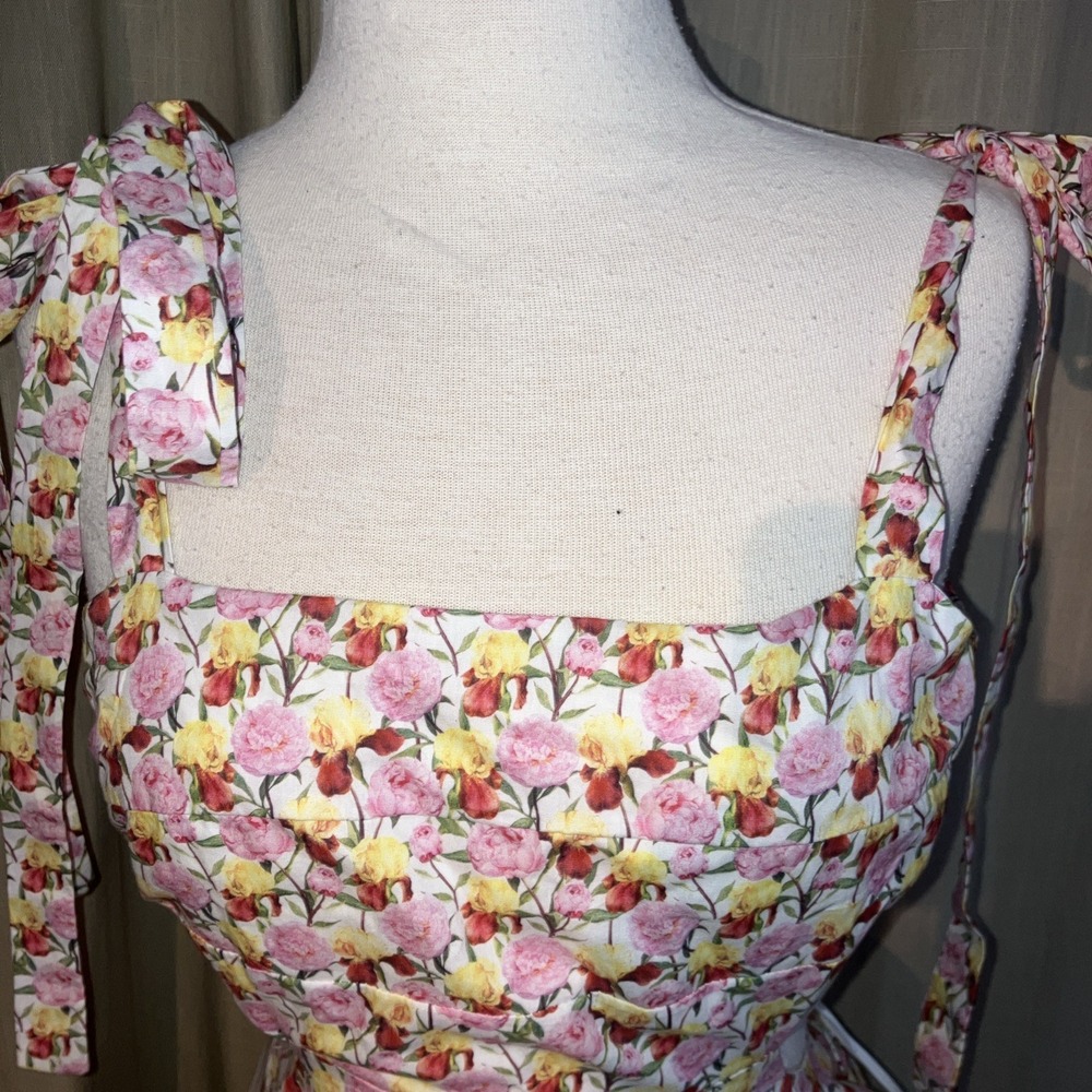 Mabel Gorgeous Floral Cut Out Mini Dress Size L White, Pink, Yellow Flowers - Picture 9 of 16